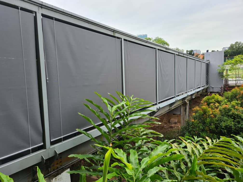 outdoor blinds for link bridges and big outdoor areas