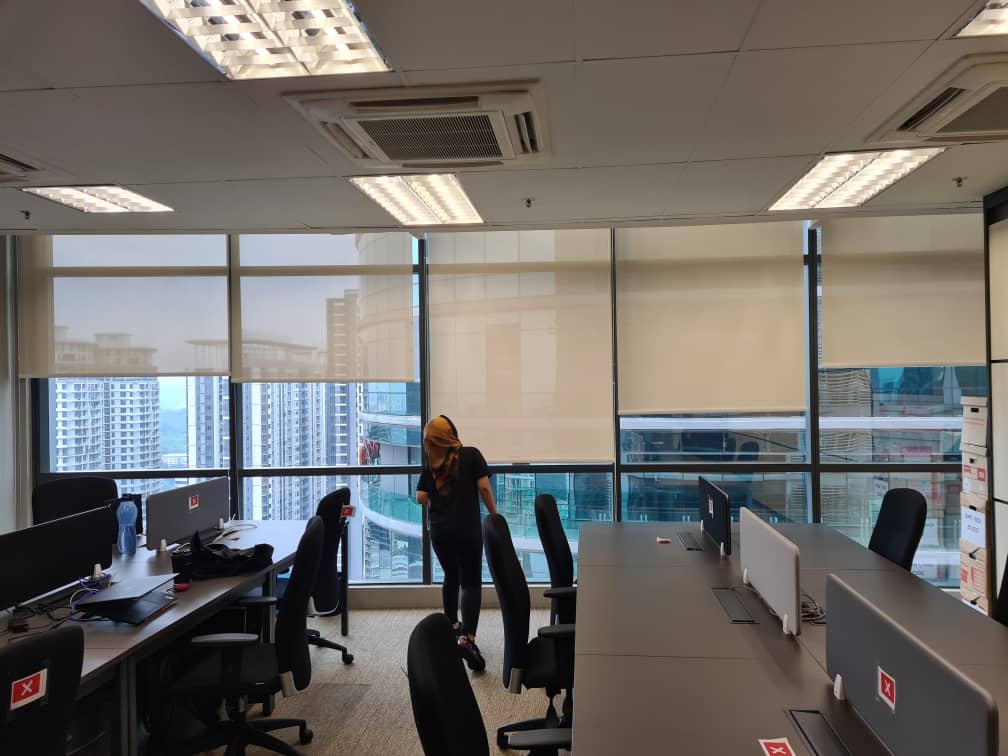 office roller sunscreen blinds