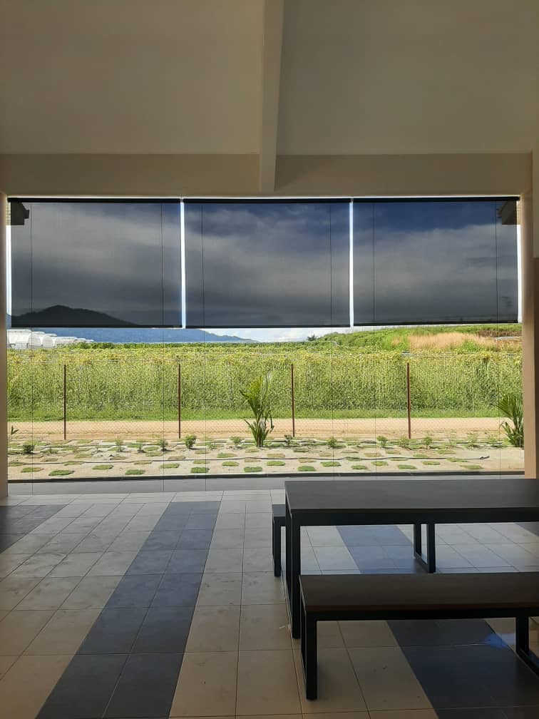 outdoor blinds for link bridges and big outdoor areas