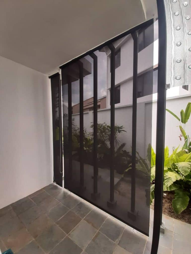 outdoor waterproof windproof blinds for patios